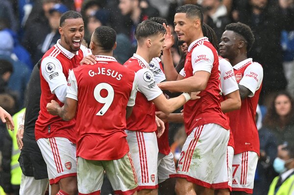 Arsenal se queda con el clásico londinense y sigue como puntero de la Premier League