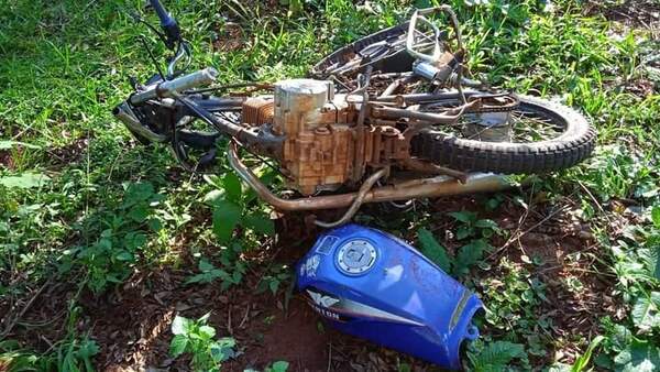 Hallan cadáver de un motociclista al costado de la Ruta PY02, en Mallorquín - La Clave