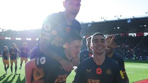 El Newcastle de Almirón se dispara