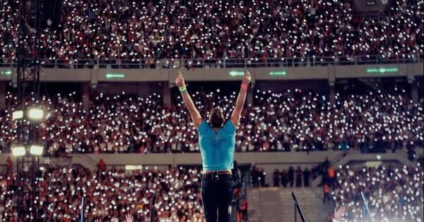 La Nación / Coldplay cerró otra exitosa noche a estadio lleno en Buenos Aires