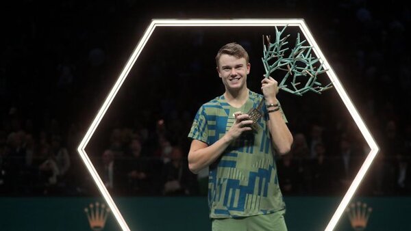 Rune remonta a Djokovic y se adjudica su primer Masters 1.000
