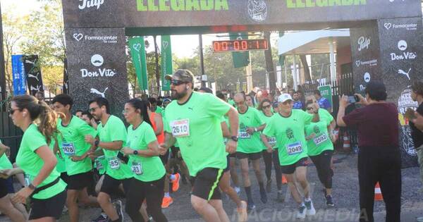 La Nación / Miles de participantes compitieron en la corrida RUN SAS 2022 este domingo