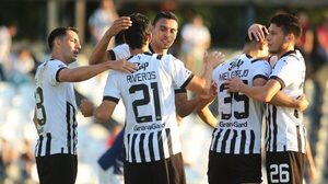 Libertad festeja ante Guaireña y se pone como objetivo jugar la Supercopa Paraguay