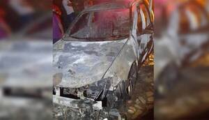 Crónica / Auto se quemó todito tras cortocircuito en su "discoteca" móvil