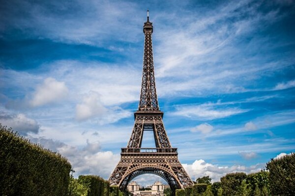 Torre Eiffel celebró su 130 aniversario - El Trueno