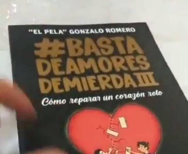 Crónica / [VIDEO] Pidió repuestos para su auto en China y le enviaron una guía de cómo "reparar un corazón roto"