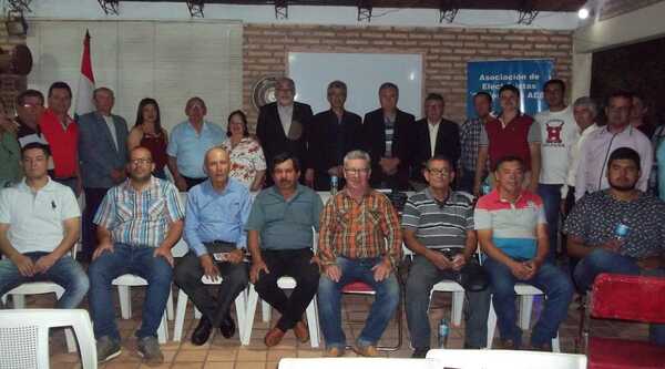 Asociación de Electricista Sanjosiano, festejó los nueve años de fundación con desarrollo importantes charlas - Noticiero Paraguay