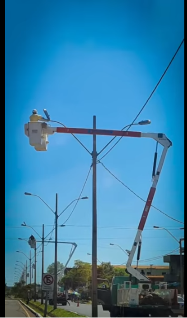 Reparan 400 alumbrados sobre la avenida Perú
