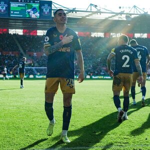 El Newcastle se dispara con gol de Almirón - El Independiente