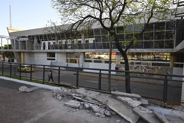 Pese a las promesas, aún no terminan obras en la Terminal de Ómnibus, tras incendio de 2017 - Nacionales - ABC Color