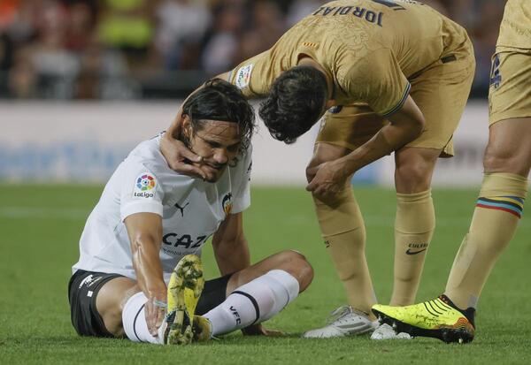 Cavani y Paulista empiezan la semana en fisioterapia - El Independiente