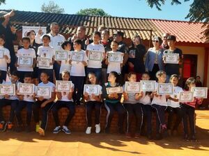 Programa PROERD culmina con la graduación y entrega de certificado en Cerro Corá