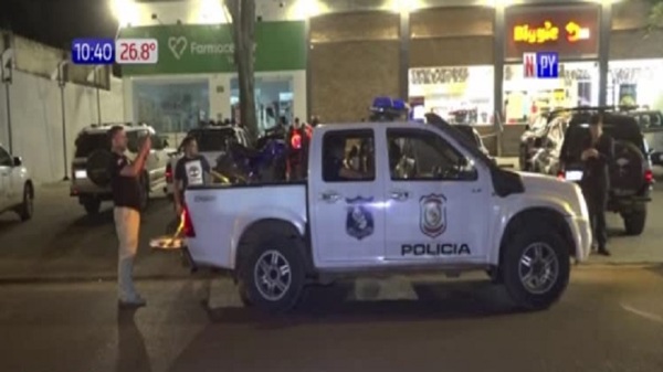 Balean en la cabeza a policía durante un allanamiento - Noticias Paraguay