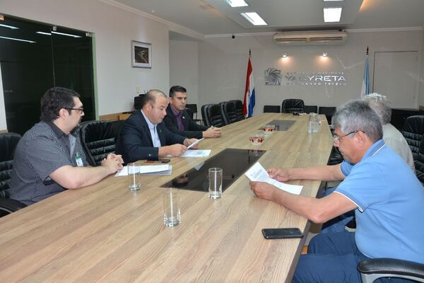 EBY firma convenio de renovación de usufructo de un local.
