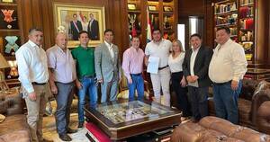 La Nación / Honor Colorado sigue sumando: concejal de Campo 9 se une a sus filas