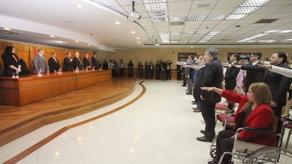 Corte rechaza reconsideración de jueces no confirmados