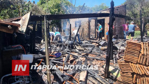 COCINABA SU ALMUERZO A LA LEÑA Y SU CASA SE INCENDIÓ POR COMPLETO