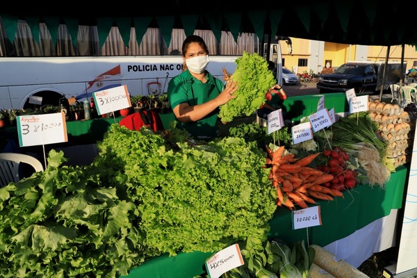 Feria Agropecuaria en la Costanera de Asunción