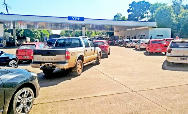 El precio del combustible tuvo un incremento en Puerto Yguazú - La Clave