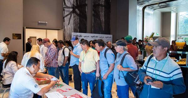 La Nación / Unos 100 pequeños productores participaron de rueda de negocios con supermercadistas
