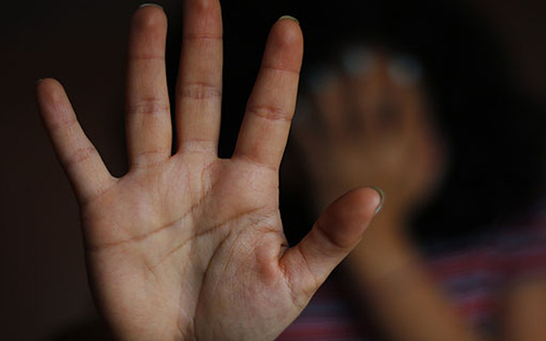 Desesperada denuncia: "Abusaron de mi hijo en la escuela" - SNT