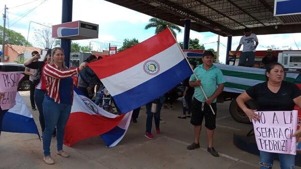Pobladores de Ypacaraí exigen pasarela peatonal - Nacionales - ABC Color