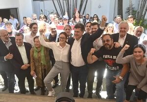 Alegre y Sole Núñez oficializan hoy a su equipo de campaña - Política - ABC Color