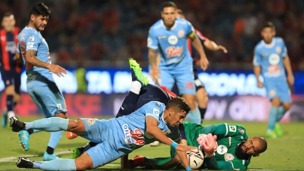La jugada del 'Beto' Espínola y el polémico penal para Cerro Porteño