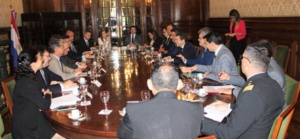 Paraguay ratifica el impacto negativo que tendría peaje en tramo argentino de la hidrovía - .::Agencia IP::.