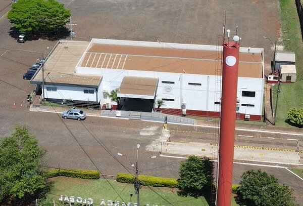 Empresarios y aduaneros en la mafia del contrabando de cubiertas en CDE