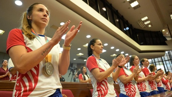 Senado entrega reconocimientos a atletas paraguayos que brillaron en Odesur - Noticias Paraguay