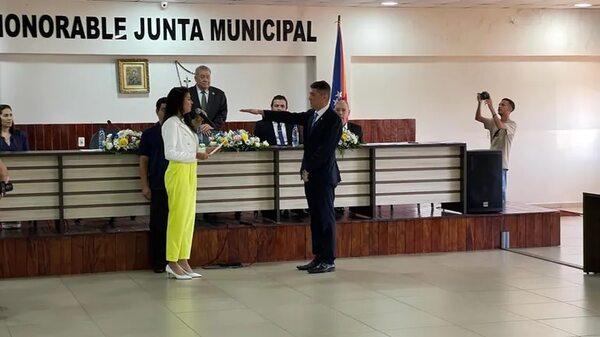 Intendente electo de Pedro Juan juró ante la Junta Municipal - Política - ABC Color