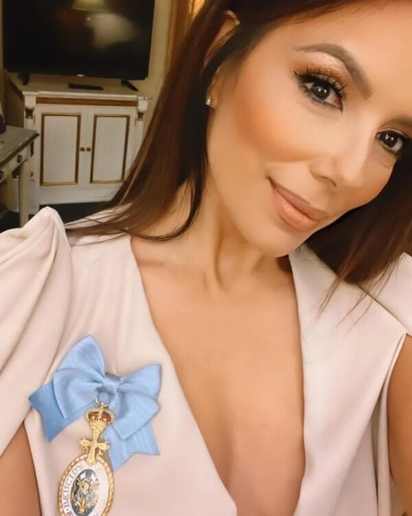 Eva Longoria recibió un título de nobleza en Asturias y se mostró muy feliz - Gente - ABC Color