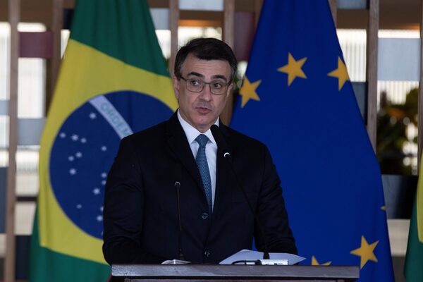Bolsonaro no irá a la Cumbre del G20 y será representado por su canciller - MarketData