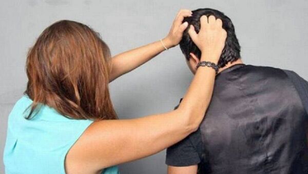Mujer es imputada por maltratar física y verbalmente a su suegro