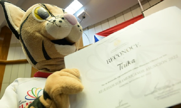 Entregan pergamino de reconocimiento a Tiríka por participación en Juegos Odesur - Noticiero Paraguay