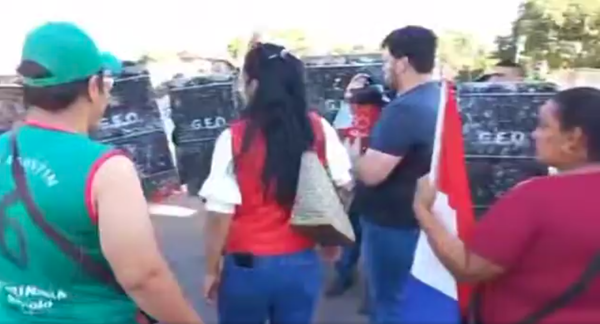 Diario HOY | Concejal denuncia represión policial durante manifestación