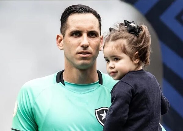 Jr. Fernández sufrió una lesión y no jugará por el resto del año - Selección Paraguaya - ABC Color