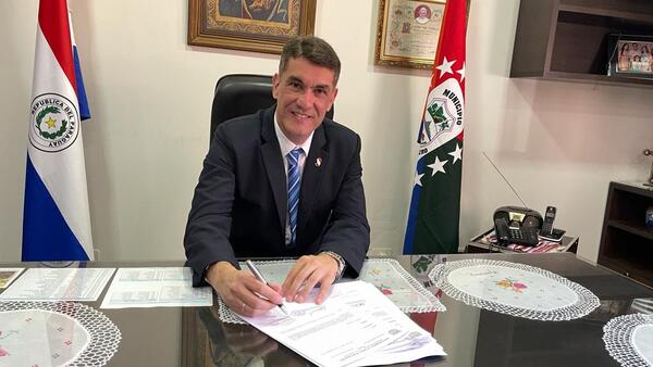 Ronald Acevedo juró como nuevo intendente municipal de Pedro Juan Caballero
