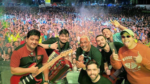 Crónica / La emoción del ex Asunsamba de volver a compartir escenario con Alexandre Pires