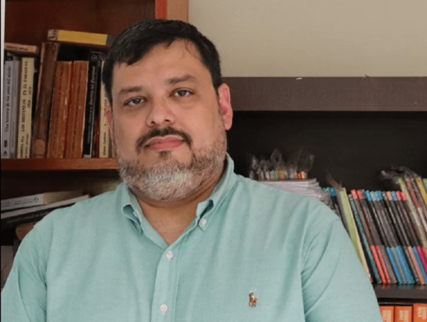 Día del Investigador Paraguayo: historiador insta a repleantear cómo se enseña la materia · Radio Monumental 1080 AM