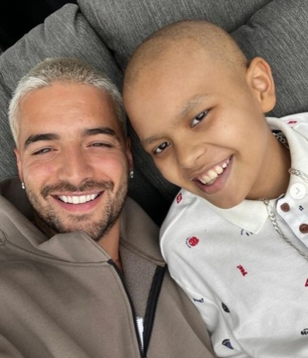 Emotivo: Maluma entregó la casa que le prometió a un fan con cáncer - Unicanal