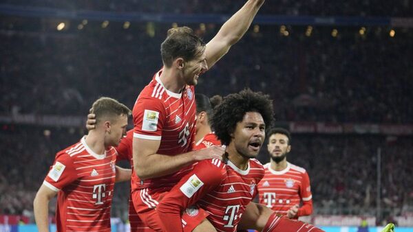 Bayern Múnich golea y extiende la ventaja
