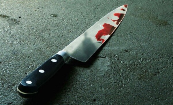 Ordenan detención de mujer que apuñaló a su pareja