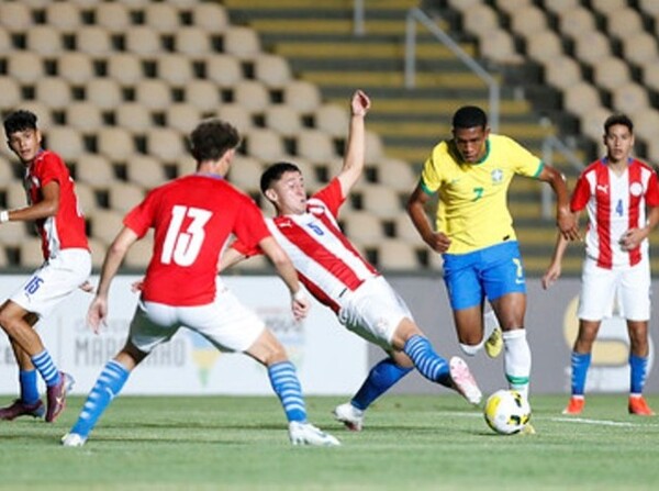 La Albirroja Sub 17 cierra par de amistosos ante Brasil - APF