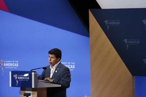 Castillo pide permiso al Congreso para ir a cumbre en México y a Chile - MarketData