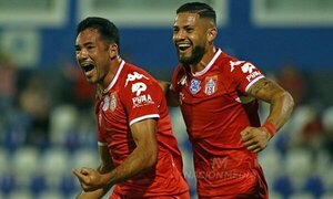 Un General de Primera arrasó con el golpeadísimo 12 de Octubre