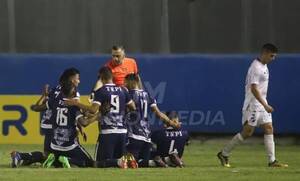 Crónica / [VIDEO] Ameliano le dió el golpe de gracia a Nacional y sueña con quedarse en Primera