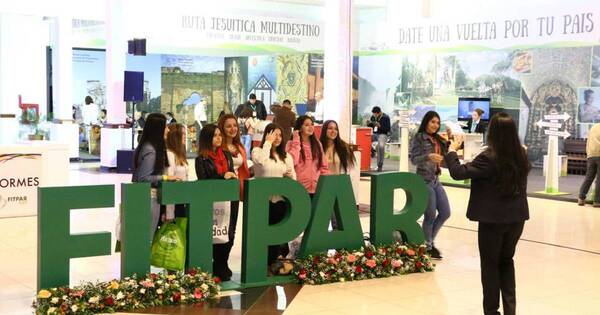 La Nación / El turismo es partícipe del crecimiento económico, afirman