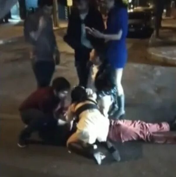Joven fue agredido brutalmente por otro que lo confundió con “González” - Policiales - ABC Color